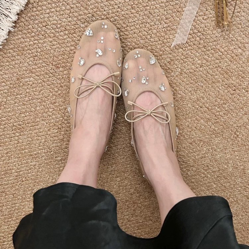 أحذية نسائية أنيقة للصيف مزينة - مراجعة Boots وسعره