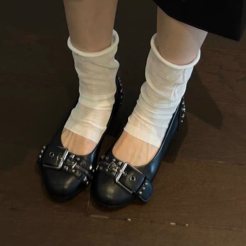 حذاء ماري جين نسائي مسطح منخفض - مراجعة Boots وسعره