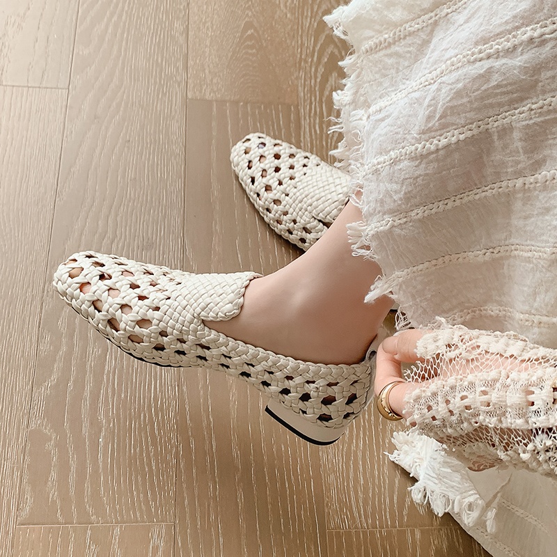 صنادل نسائية من الجلد الطبيعي  - مراجعة Sandals وسعره